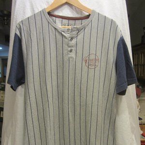TEE DRAVUS MISGUIDED, BUTTON TOP TSHIRT, GRAY BLUE PINSTRIPE, BLUE SLEEVES, LG